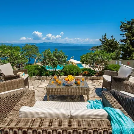 Terra Del Nonno With Sea Views & Pool فيلة