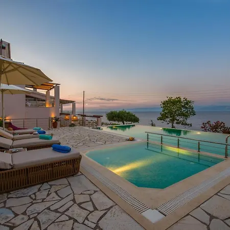 Terra Del Nonno With Sea Views & Pool
