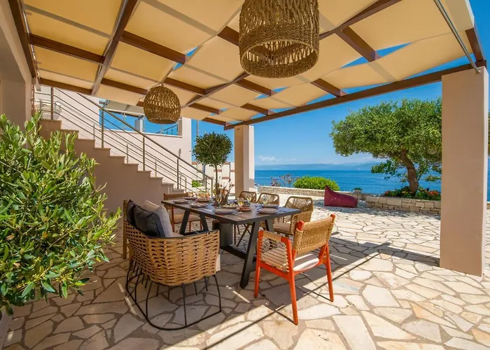 Villa Terra Del Nonno With Sea Views & Pool *
