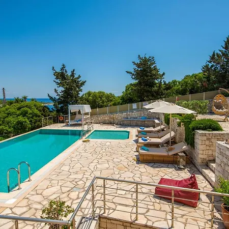 Terra Del Nonno With Sea Views & Pool فيلة *