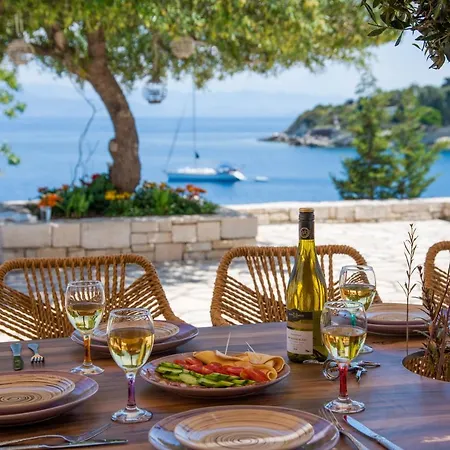 Terra Del Nonno With Sea Views & Pool فيلة