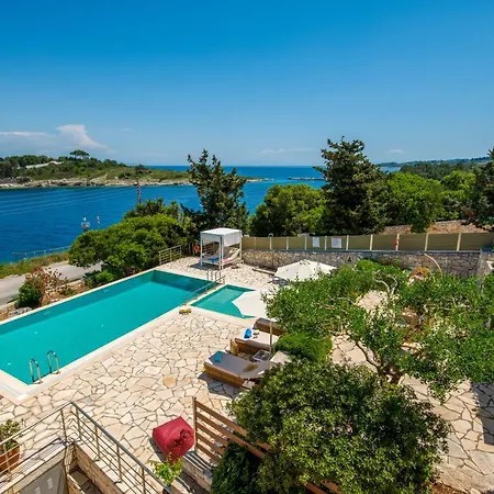 Terra Del Nonno With Sea Views & Pool